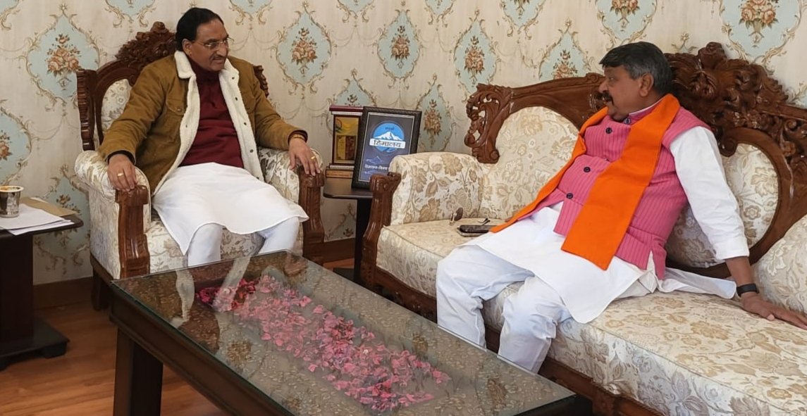 निशंक-विजयवर्गीय की गुफ़्तगू,भाजपा दिग्गजों की आमद शुरू