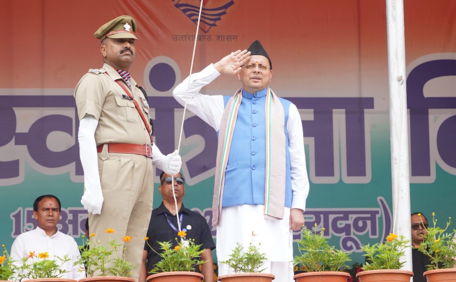 स्वतंत्रता दिवस पर सीएम ने परेड ग्राउंड में किया ध्वजारोहण, 7 अहम घोषणाएं